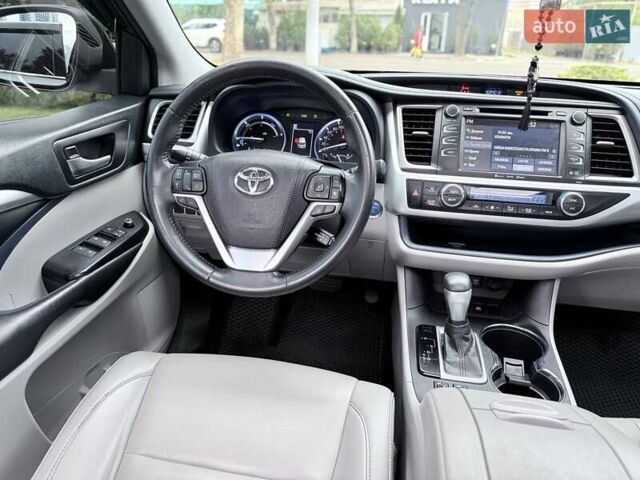 Сірий Тойота Хайлендер, об'ємом двигуна 3.5 л та пробігом 149 тис. км за 32999 $, фото 28 на Automoto.ua