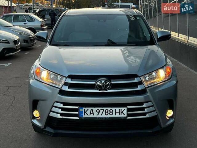 Серый Тойота Хайлендер, объемом двигателя 3.5 л и пробегом 91 тыс. км за 23700 $, фото 2 на Automoto.ua