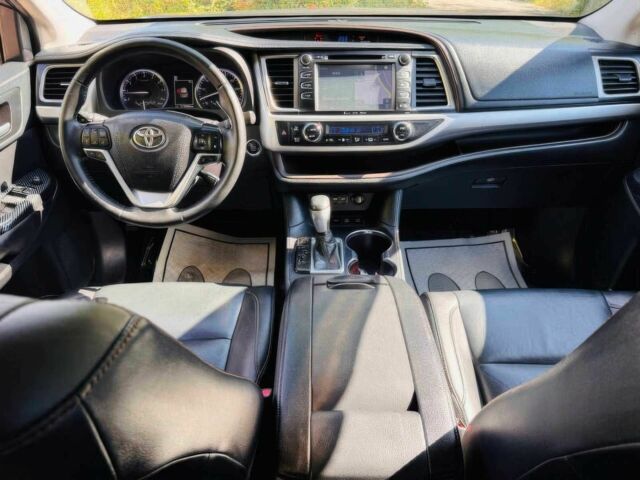Серый Тойота Хайлендер, объемом двигателя 3.5 л и пробегом 32 тыс. км за 14800 $, фото 8 на Automoto.ua