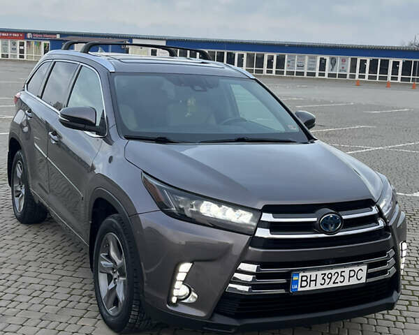 Серый Тойота Хайлендер, объемом двигателя 3.46 л и пробегом 114 тыс. км за 33800 $, фото 9 на Automoto.ua