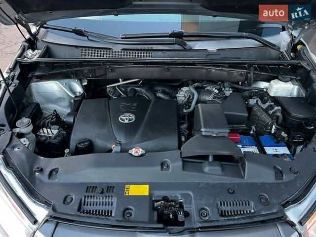 Серый Тойота Хайлендер, объемом двигателя 3.5 л и пробегом 91 тыс. км за 23700 $, фото 28 на Automoto.ua