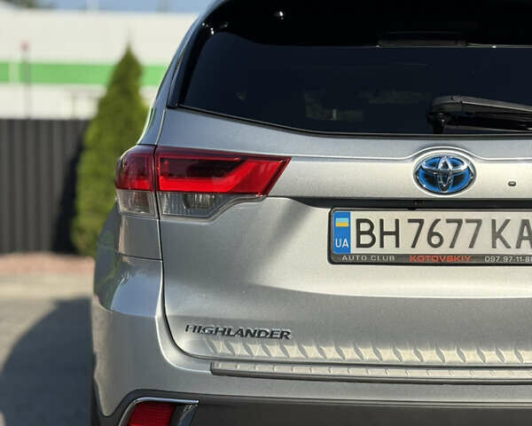 Серый Тойота Хайлендер, объемом двигателя 3.5 л и пробегом 110 тыс. км за 34500 $, фото 20 на Automoto.ua