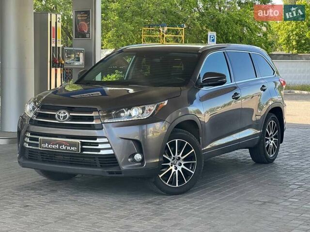 Серый Тойота Хайлендер, объемом двигателя 3.46 л и пробегом 89 тыс. км за 33999 $, фото 2 на Automoto.ua