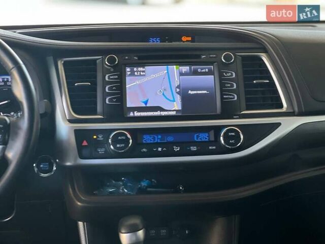 Серый Тойота Хайлендер, объемом двигателя 3.46 л и пробегом 89 тыс. км за 33999 $, фото 8 на Automoto.ua