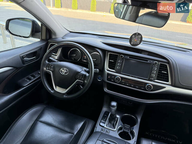 Серый Тойота Хайлендер, объемом двигателя 3.5 л и пробегом 110 тыс. км за 34500 $, фото 11 на Automoto.ua
