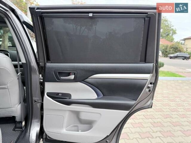 Сірий Тойота Хайлендер, об'ємом двигуна 3.5 л та пробігом 149 тис. км за 32999 $, фото 33 на Automoto.ua