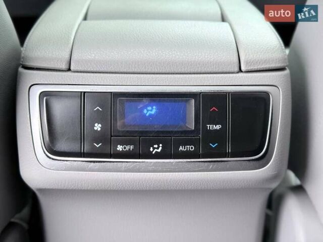 Сірий Тойота Хайлендер, об'ємом двигуна 3.5 л та пробігом 149 тис. км за 32999 $, фото 30 на Automoto.ua