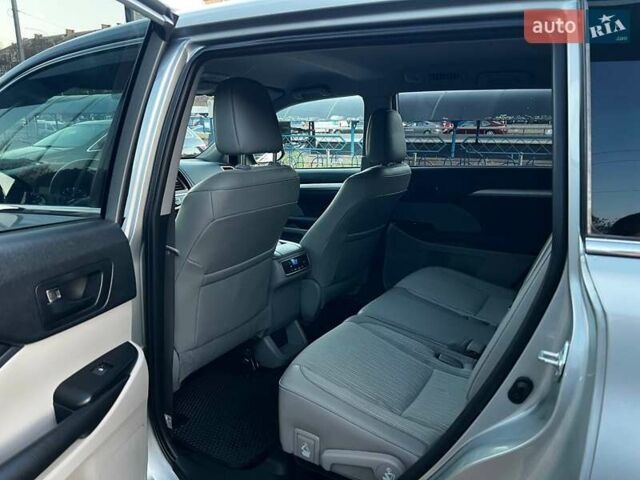 Серый Тойота Хайлендер, объемом двигателя 3.5 л и пробегом 91 тыс. км за 23700 $, фото 12 на Automoto.ua