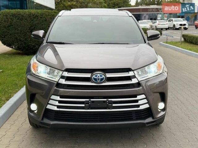 Сірий Тойота Хайлендер, об'ємом двигуна 3.5 л та пробігом 149 тис. км за 32999 $, фото 3 на Automoto.ua