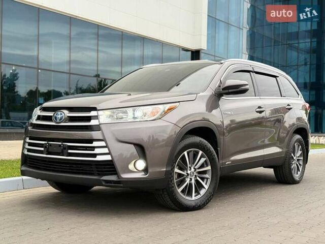 Сірий Тойота Хайлендер, об'ємом двигуна 3.5 л та пробігом 149 тис. км за 32999 $, фото 2 на Automoto.ua