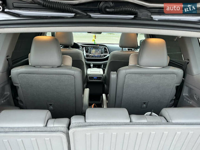 Серый Тойота Хайлендер, объемом двигателя 3.46 л и пробегом 114 тыс. км за 33800 $, фото 20 на Automoto.ua