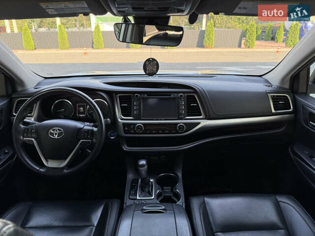 Серый Тойота Хайлендер, объемом двигателя 3.5 л и пробегом 110 тыс. км за 34500 $, фото 9 на Automoto.ua