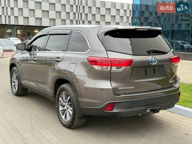 Сірий Тойота Хайлендер, об'ємом двигуна 3.5 л та пробігом 149 тис. км за 32999 $, фото 6 на Automoto.ua