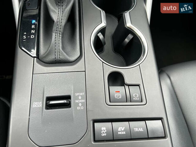 Сірий Тойота Хайлендер, об'ємом двигуна 2.49 л та пробігом 145 тис. км за 43000 $, фото 17 на Automoto.ua