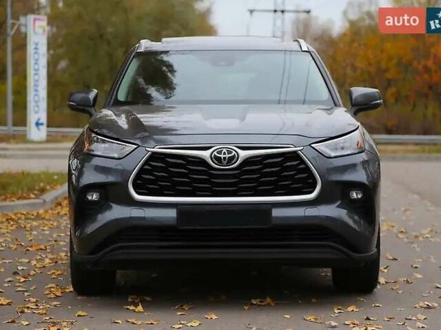 Серый Тойота Хайлендер, объемом двигателя 3.5 л и пробегом 106 тыс. км за 33500 $, фото 1 на Automoto.ua