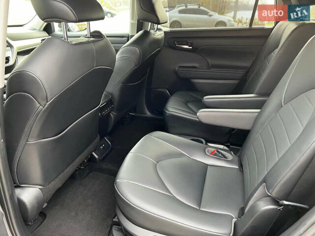 Сірий Тойота Хайлендер, об'ємом двигуна 2.49 л та пробігом 145 тис. км за 43000 $, фото 14 на Automoto.ua