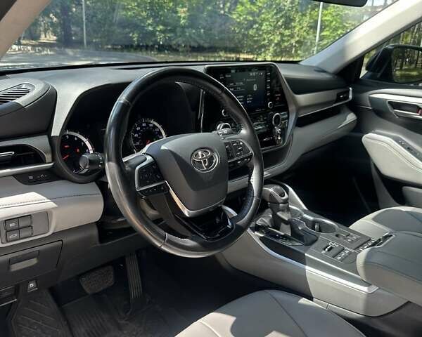 Сірий Тойота Хайлендер, об'ємом двигуна 3.46 л та пробігом 69 тис. км за 32500 $, фото 33 на Automoto.ua