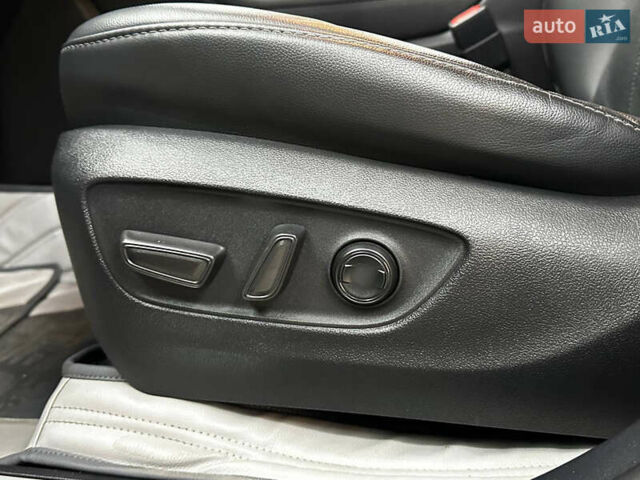 Сірий Тойота Хайлендер, об'ємом двигуна 2.5 л та пробігом 126 тис. км за 39500 $, фото 35 на Automoto.ua