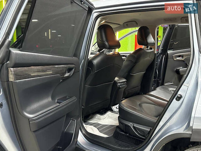 Сірий Тойота Хайлендер, об'ємом двигуна 2.5 л та пробігом 126 тис. км за 39500 $, фото 16 на Automoto.ua