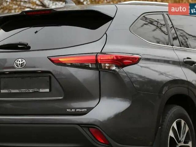 Серый Тойота Хайлендер, объемом двигателя 3.5 л и пробегом 106 тыс. км за 33500 $, фото 3 на Automoto.ua