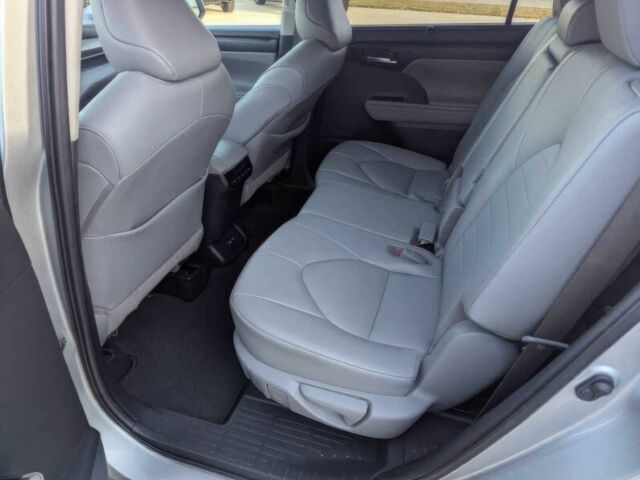 Серый Тойота Хайлендер, объемом двигателя 3.5 л и пробегом 33 тыс. км за 23800 $, фото 11 на Automoto.ua