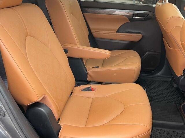 Серый Тойота Хайлендер, объемом двигателя 2.5 л и пробегом 149 тыс. км за 36400 $, фото 18 на Automoto.ua