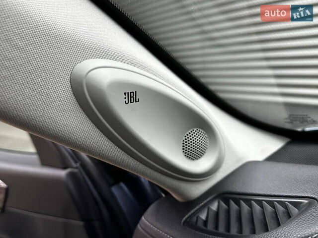 Сірий Тойота Хайлендер, об'ємом двигуна 2.5 л та пробігом 126 тис. км за 39500 $, фото 32 на Automoto.ua