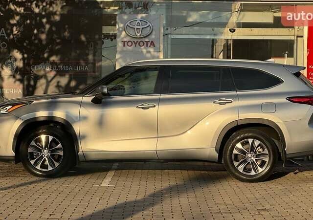 Серый Тойота Хайлендер, объемом двигателя 3.46 л и пробегом 90 тыс. км за 34199 $, фото 2 на Automoto.ua