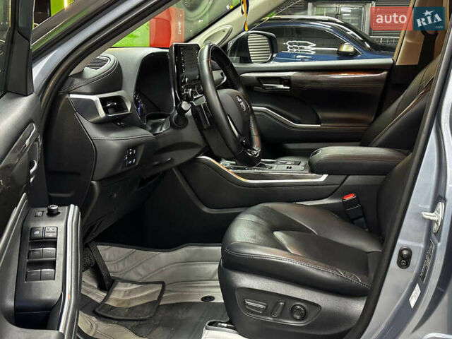 Сірий Тойота Хайлендер, об'ємом двигуна 2.5 л та пробігом 126 тис. км за 39500 $, фото 14 на Automoto.ua