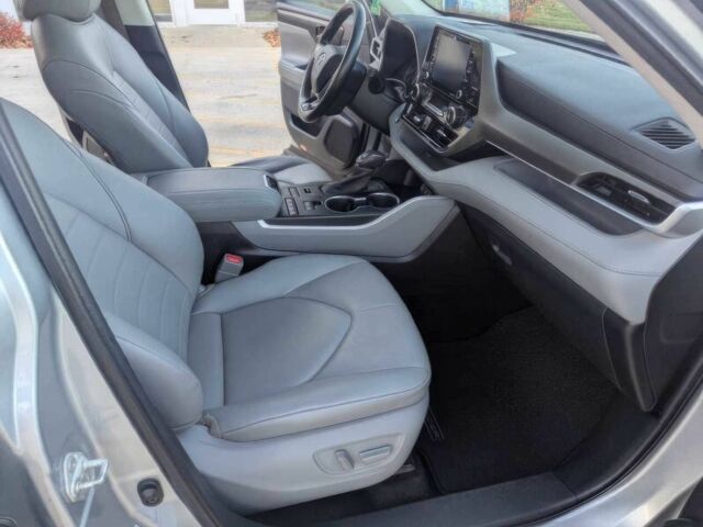 Серый Тойота Хайлендер, объемом двигателя 3.5 л и пробегом 33 тыс. км за 23800 $, фото 9 на Automoto.ua