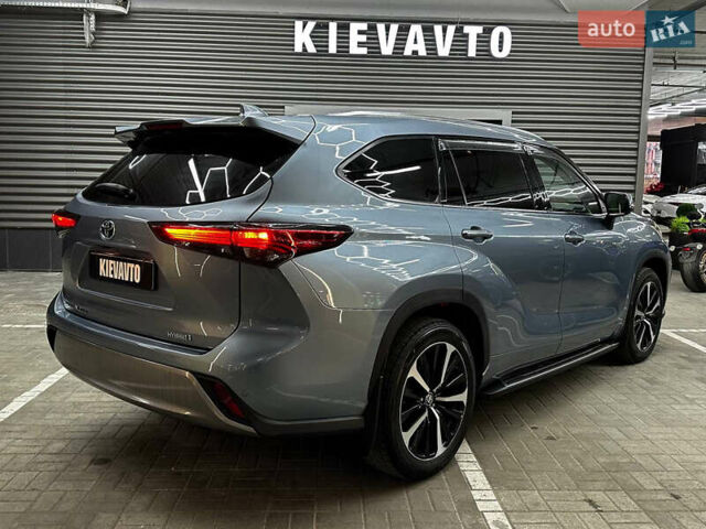 Сірий Тойота Хайлендер, об'ємом двигуна 2.5 л та пробігом 126 тис. км за 39500 $, фото 4 на Automoto.ua