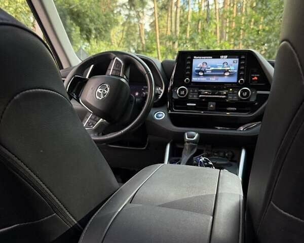 Тойота Хайлендер 2021 в Киеве на Automoto.ua Серый Тойота Хайлендер, объемом двигателя 2.49 л и пробегом 40 тыс. км за 44500 $, фото 16 на Automoto.ua