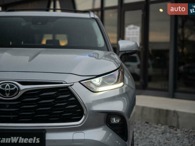 Сірий Тойота Хайлендер, об'ємом двигуна 3.46 л та пробігом 26 тис. км за 43900 $, фото 13 на Automoto.ua