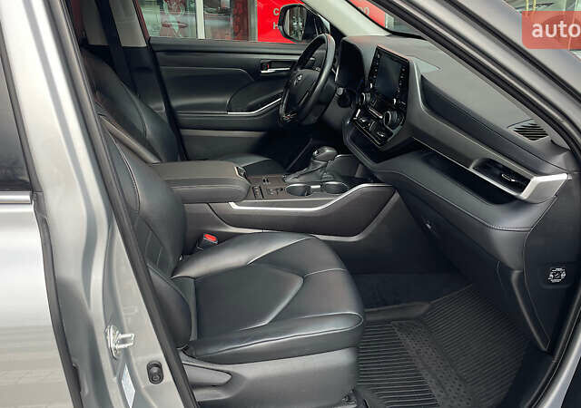 Серый Тойота Хайлендер, объемом двигателя 2.49 л и пробегом 98 тыс. км за 39905 $, фото 5 на Automoto.ua