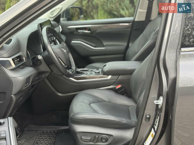 Сірий Тойота Хайлендер, об'ємом двигуна 3.46 л та пробігом 22 тис. км за 44000 $, фото 39 на Automoto.ua