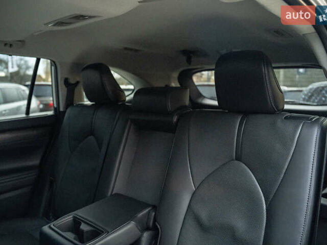 Сірий Тойота Хайлендер, об'ємом двигуна 3.46 л та пробігом 26 тис. км за 43900 $, фото 37 на Automoto.ua