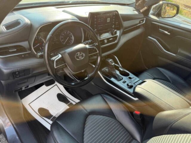 Тойота Хайлендер 2021 в Киеве на Automoto.ua Серый Тойота Хайлендер, объемом двигателя 3.5 л и пробегом 25 тыс. км за 15300 $, фото 9 на Automoto.ua