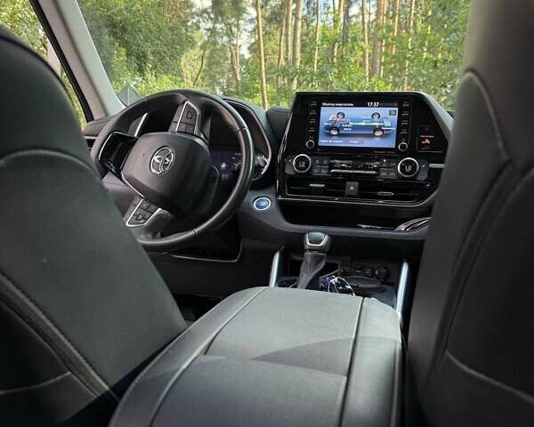 Тойота Хайлендер 2021 в Киеве на Automoto.ua Серый Тойота Хайлендер, объемом двигателя 2.49 л и пробегом 40 тыс. км за 44500 $, фото 15 на Automoto.ua