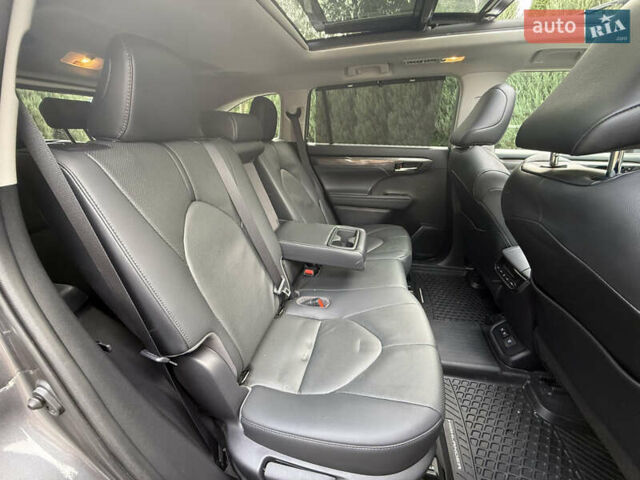 Сірий Тойота Хайлендер, об'ємом двигуна 3.46 л та пробігом 23 тис. км за 40789 $, фото 42 на Automoto.ua