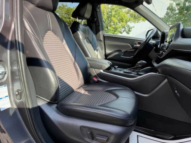 Тойота Хайлендер 2021 в Киеве на Automoto.ua Серый Тойота Хайлендер, объемом двигателя 3.5 л и пробегом 25 тыс. км за 15300 $, фото 8 на Automoto.ua