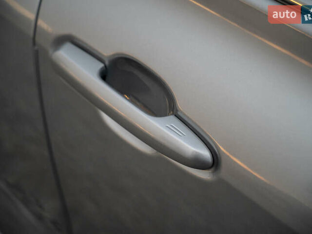 Сірий Тойота Хайлендер, об'ємом двигуна 3.46 л та пробігом 26 тис. км за 43900 $, фото 17 на Automoto.ua