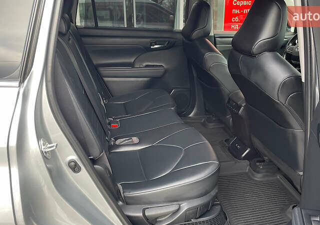 Серый Тойота Хайлендер, объемом двигателя 2.49 л и пробегом 98 тыс. км за 39905 $, фото 6 на Automoto.ua