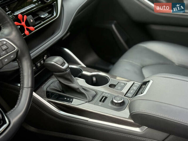 Сірий Тойота Хайлендер, об'ємом двигуна 3.46 л та пробігом 23 тис. км за 40789 $, фото 33 на Automoto.ua