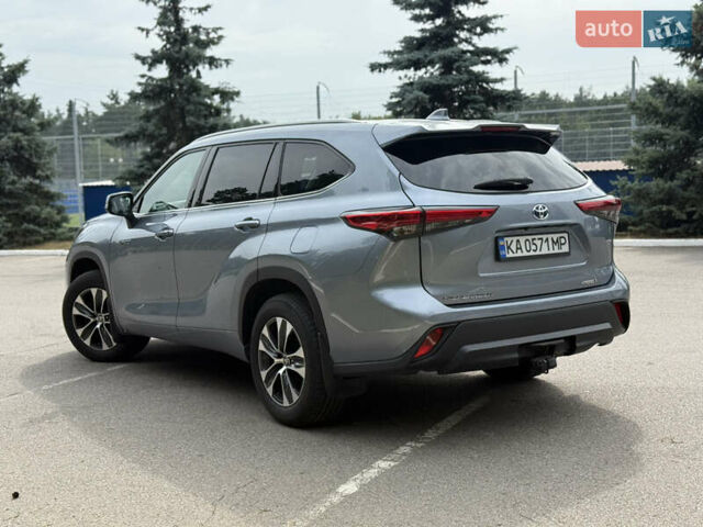 Тойота Хайлендер 2021 в Киеве на Automoto.ua Серый Тойота Хайлендер, объемом двигателя 2.49 л и пробегом 155 тыс. км за 39900 $, фото 39 на Automoto.ua