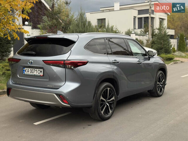 Тойота Хайлендер 2021 у Києві на Automoto.ua Сірий Тойота Хайлендер, об'ємом двигуна 2.49 л та пробігом 32 тис. км за 65000 $, фото 4 на Automoto.ua