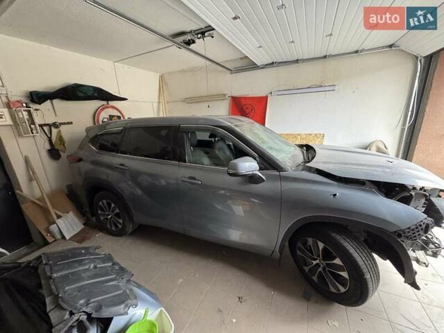 Тойота Хайлендер 2021 в Киеве на Automoto.ua Серый Тойота Хайлендер, объемом двигателя 3.46 л и пробегом 47 тыс. км за 30000 $, фото 4 на Automoto.ua