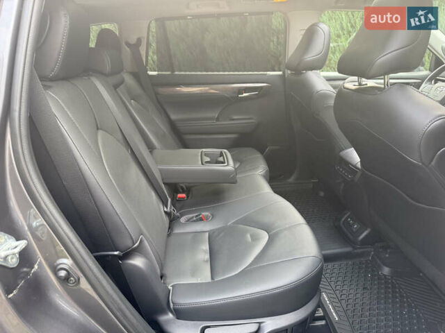Сірий Тойота Хайлендер, об'ємом двигуна 3.46 л та пробігом 23 тис. км за 40789 $, фото 46 на Automoto.ua