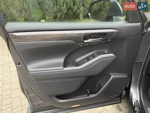 Сірий Тойота Хайлендер, об'ємом двигуна 3.46 л та пробігом 23 тис. км за 40789 $, фото 17 на Automoto.ua