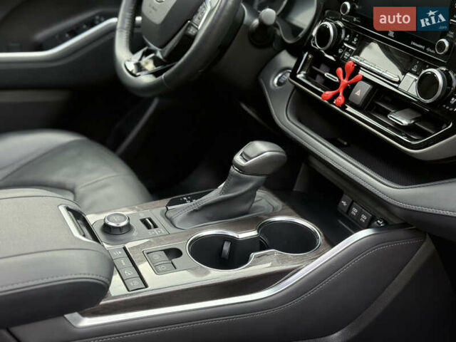 Сірий Тойота Хайлендер, об'ємом двигуна 3.46 л та пробігом 23 тис. км за 40789 $, фото 51 на Automoto.ua