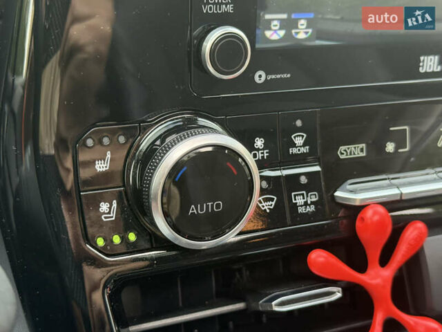 Сірий Тойота Хайлендер, об'ємом двигуна 3.46 л та пробігом 23 тис. км за 40789 $, фото 29 на Automoto.ua